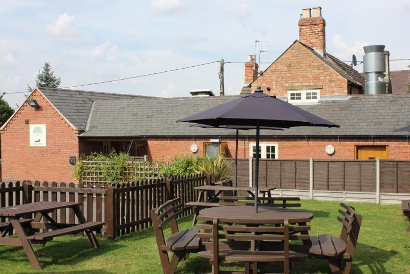 Hotel The Royal Oak à Loughborough Extérieur photo